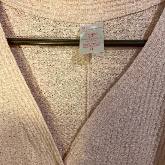 SOLD 2 NWT No Boundaries Tie-Front Tops Size XXL/XXXL - Picture 8 of 9